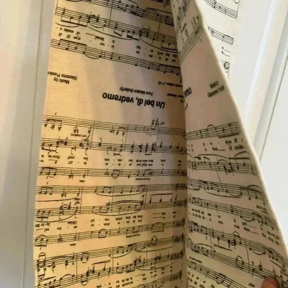 STORIARTS Madame Butterfly’s Opera, Music Notes, Infinity Scarf, Black, Beige - Picture 5 of 8